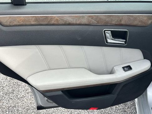 Used 2010 Mercedes-Benz E 350 Sedan image 16