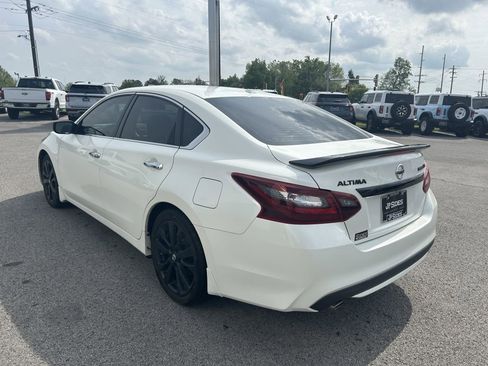 Used 2018 Nissan Altima 2.5 SR w/ SR Midnight Edition image 5