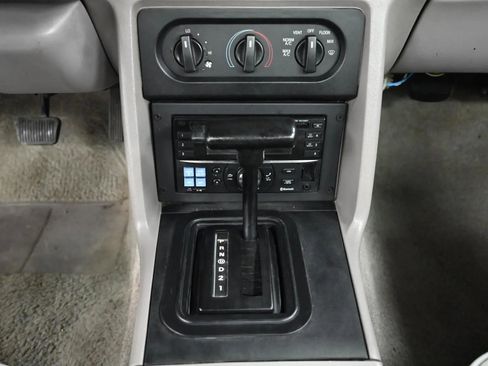Used 1992 Ford Mustang LX image 18