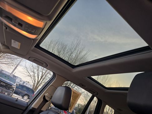 Used 2013 Mercedes-Benz GLK 350 2WD image 28