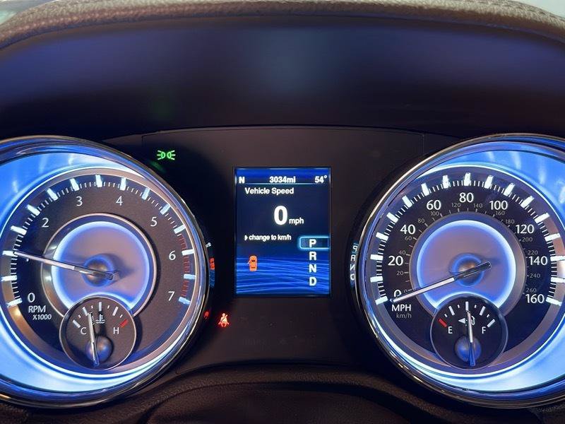 Used 2014 Chrysler 300 C w/ Beats Audio Group AWD/4WD image 31