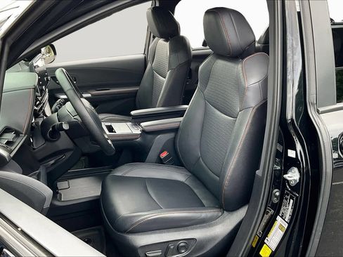 Used 2021 Toyota Sienna XSE w/ XSE Plus Package image 7