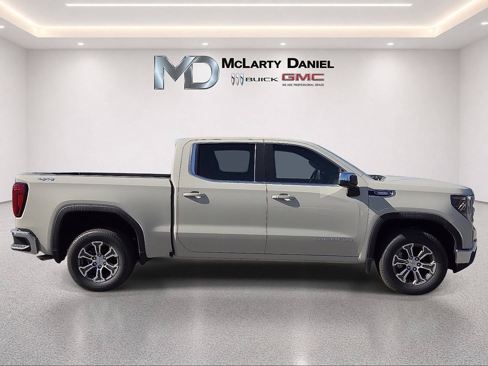 New 2026 GMC Sierra 1500 SLE w/ Preferred Package AWD/4WD image 6
