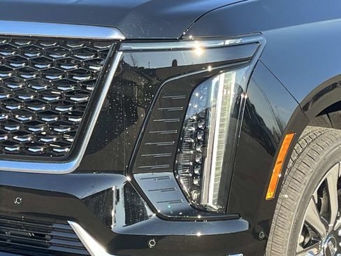 New 2026 Cadillac Escalade Luxury image 9