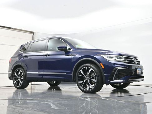 Used 2024 Volkswagen Tiguan SEL R-Line AWD/4WD image 30