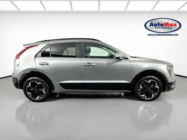 Used 2023 Kia Niro Wave w/ Wave Preserve Package FWD image 8