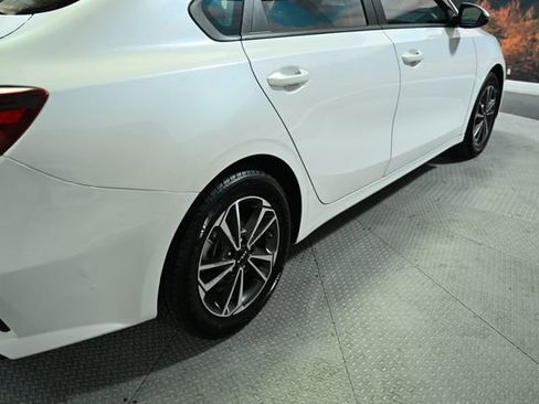 Used 2023 Kia Forte LXS w/ LXS Technology Package image 9