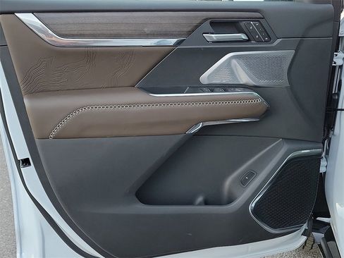 New 2026 GMC Acadia Denali Ultimate w/ LPO, Floor Liner Package image 18