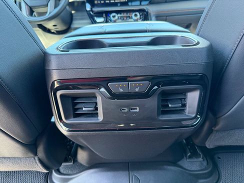 Used 2023 GMC Sierra 1500 AT4 w/ AT4 Premium Package AWD/4WD image 21