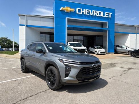 New 2026 Chevrolet Trax ACTIV FWD image 1