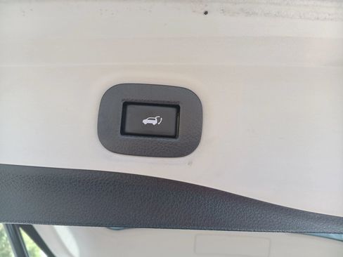 Used 2020 Nissan Rogue SV FWD image 12