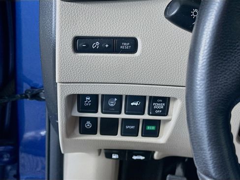 Used 2017 Nissan Rogue SL FWD image 17