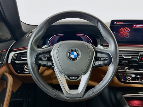 Used 2023 BMW 530i xDrive w/ Premium Package AWD/4WD image 18