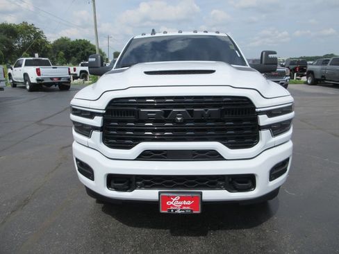 Used 2026 RAM 3500 Limited AWD/4WD image 14