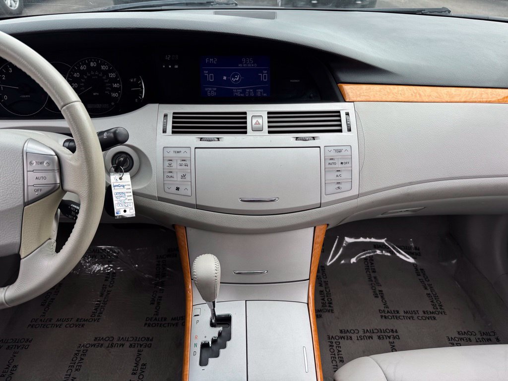Used 2007 Toyota Avalon XLS FWD image 2