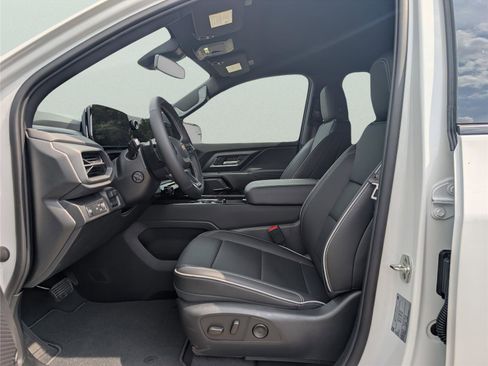 New 2025 Chevrolet Silverado EV LT image 14