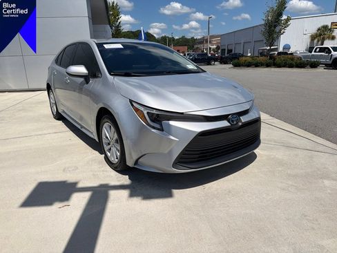 Used 2024 Toyota Corolla LE w/ LE Convenience Package FWD image 1