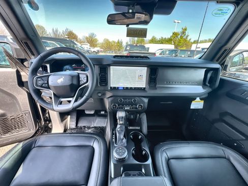 New 2025 Ford Bronco Badlands w/ Sasquatch Package AWD/4WD image 23