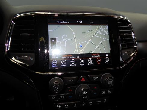 Used 2019 Jeep Grand Cherokee Limited X image 28