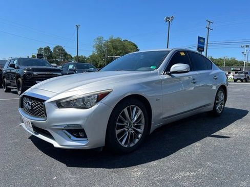 Used 2018 INFINITI Q50 Luxe w/ Essential Package (3.0T Luxe) AWD/4WD image 5