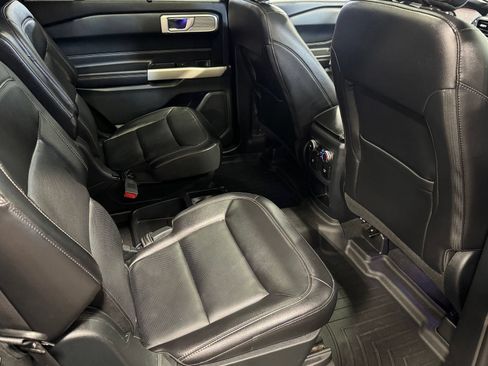 Used 2021 Ford Explorer Limited w/ Equipment Group 301A AWD/4WD image 53