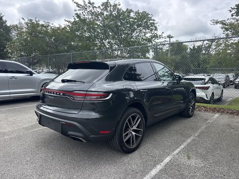 Used 2022 Porsche Macan AWD/4WD image 2