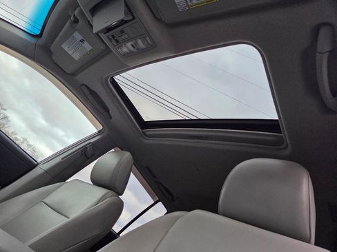 Used 2013 Toyota Highlander SE AWD/4WD image 23