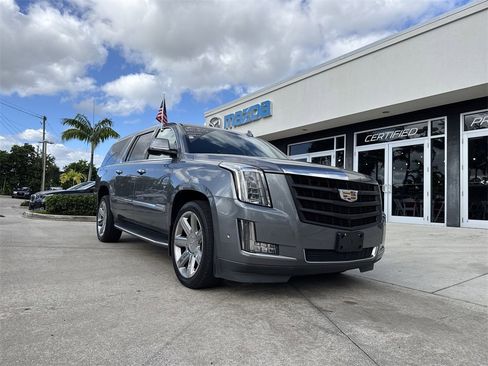 Used 2020 Cadillac Escalade ESV Luxury image 31