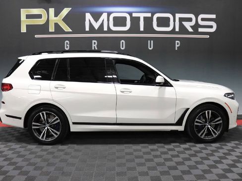 Used 2020 BMW X7 M50i w/ Cold Weather Package image 10