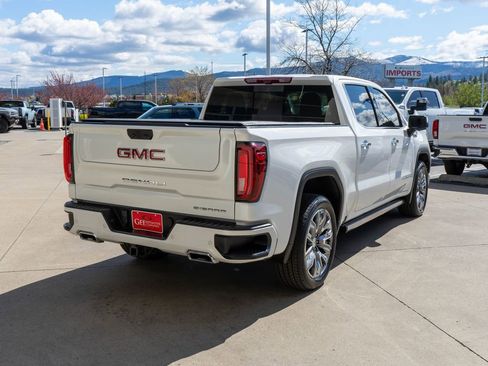 Used 2024 GMC Sierra 1500 Denali w/ Denali Reserve Package AWD/4WD image 7