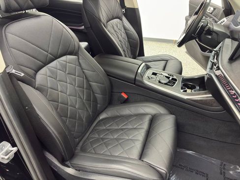 Used 2023 BMW X7 xDrive40i w/ Premium Package image 53