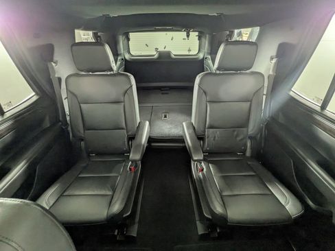 Used 2021 Chevrolet Tahoe Z71 w/ Z71 Signature Package image 30