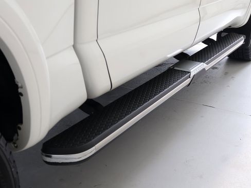 Used 2021 Nissan Titan Platinum Reserve w/ Moonroof Package image 32