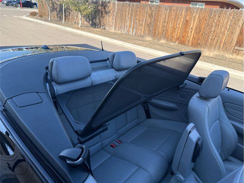 Used 2008 BMW 135i Convertible image 32