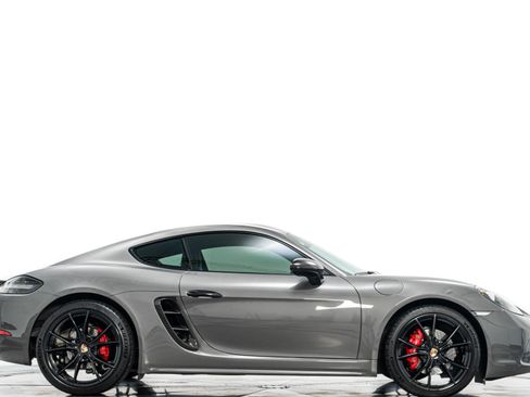 Used 2019 Porsche 718 Cayman S RWD image 2