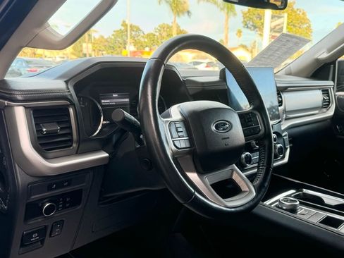 Used 2024 Ford Expedition XLT RWD image 11
