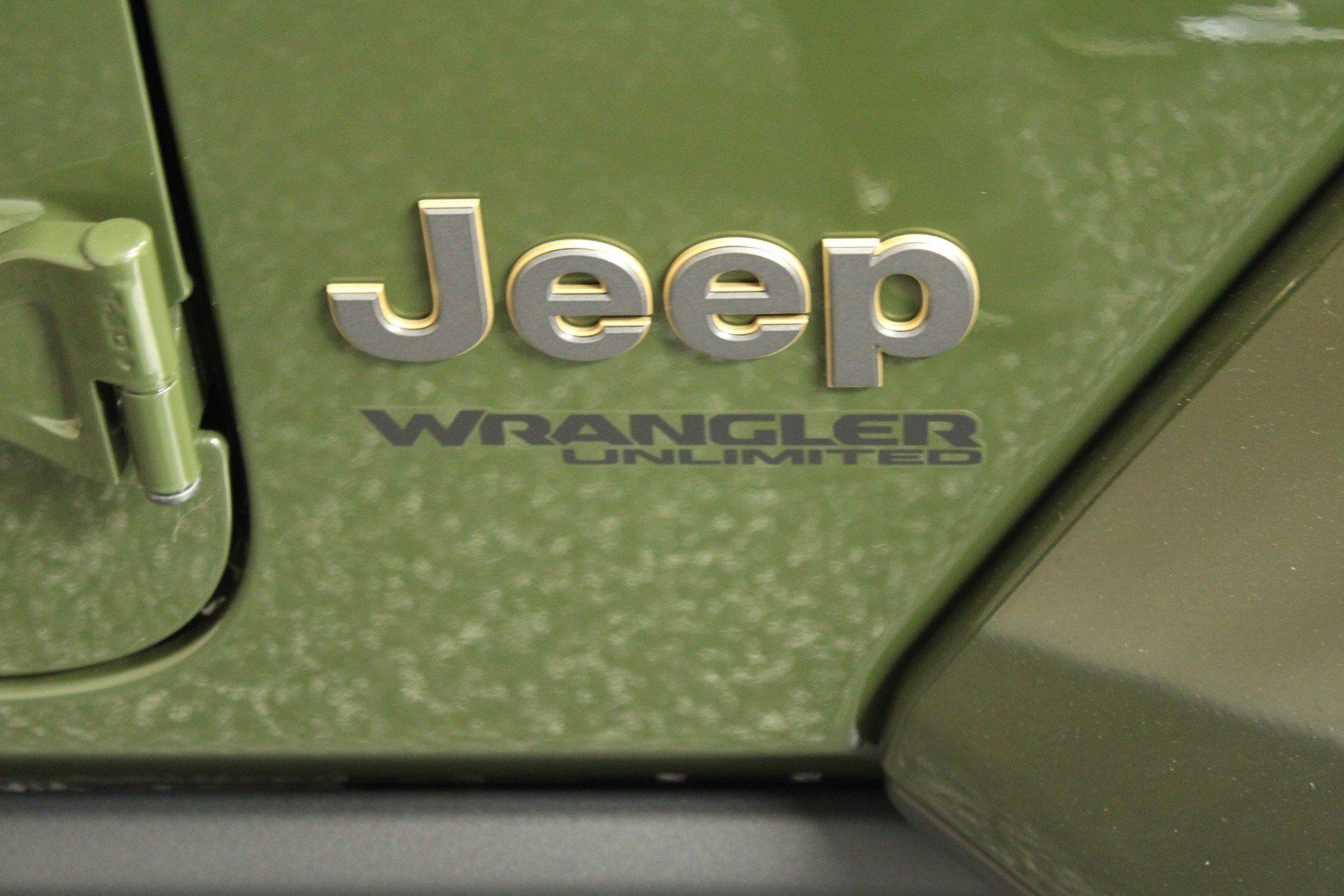 Used 2021 Jeep Wrangler Unlimited Rubicon w/ Xtreme Recon 35" Tire Package AWD/4WD image 11