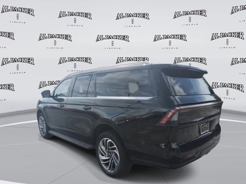 New 2026 Lincoln Navigator L Premier AWD/4WD image 3