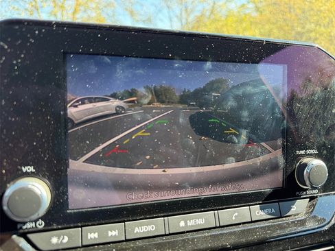 Used 2022 Nissan Pathfinder SV w/ SV Black Package image 18