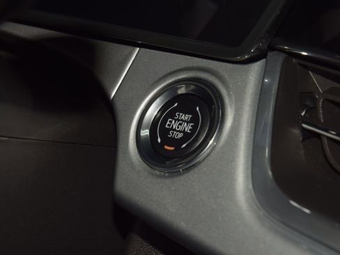 Used 2025 Chevrolet Trax LT w/ Driver Confidence Package FWD image 32