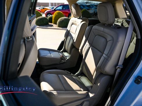 Used 2023 Lincoln Aviator Reserve image 11