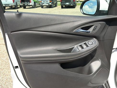 Used 2025 Buick Encore GX Preferred FWD image 12