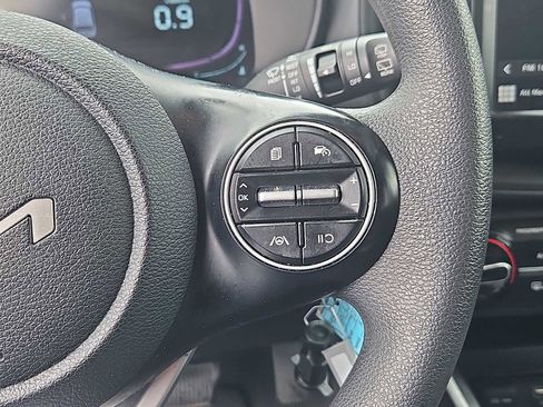 Used 2023 Kia Soul LX w/ LX Technology Package FWD image 18