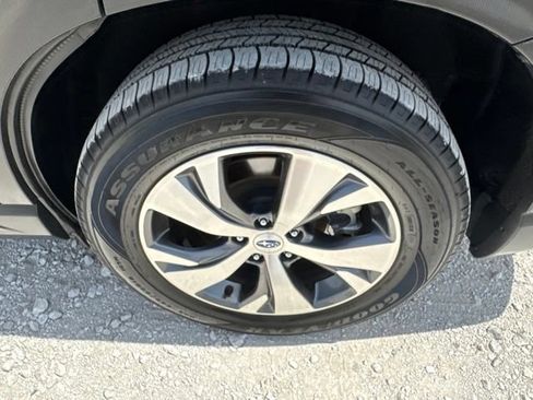 Used 2025 Subaru Ascent Premium AWD/4WD image 25