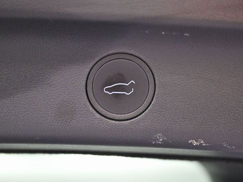 Used 2022 Tesla Model Y Performance image 17