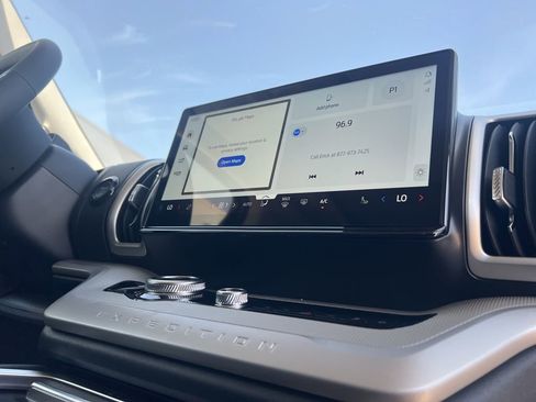 New 2025 Ford Expedition Active image 2