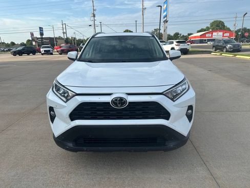 Used 2019 Toyota RAV4 XLE Premium FWD image 27