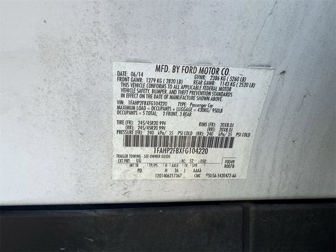 Used 2015 Ford Taurus Limited w/ Equipment Group 301A image 28