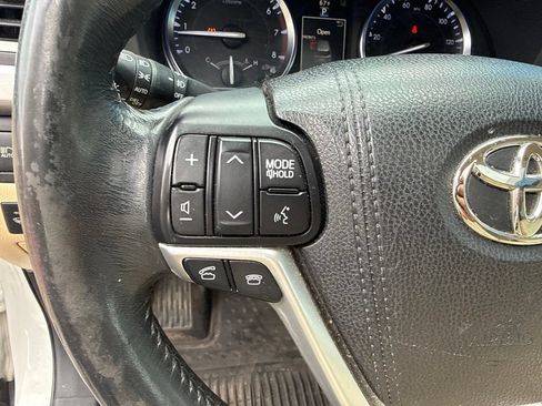 Used 2015 Toyota Highlander Limited w/ Driver Technology Package AWD/4WD image 27