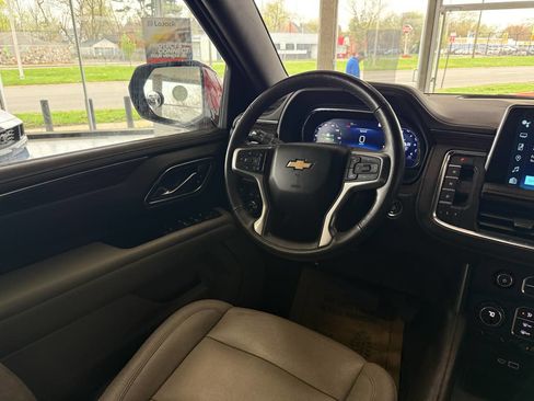 Used 2022 Chevrolet Suburban Z71 w/ Luxury Package AWD/4WD image 38